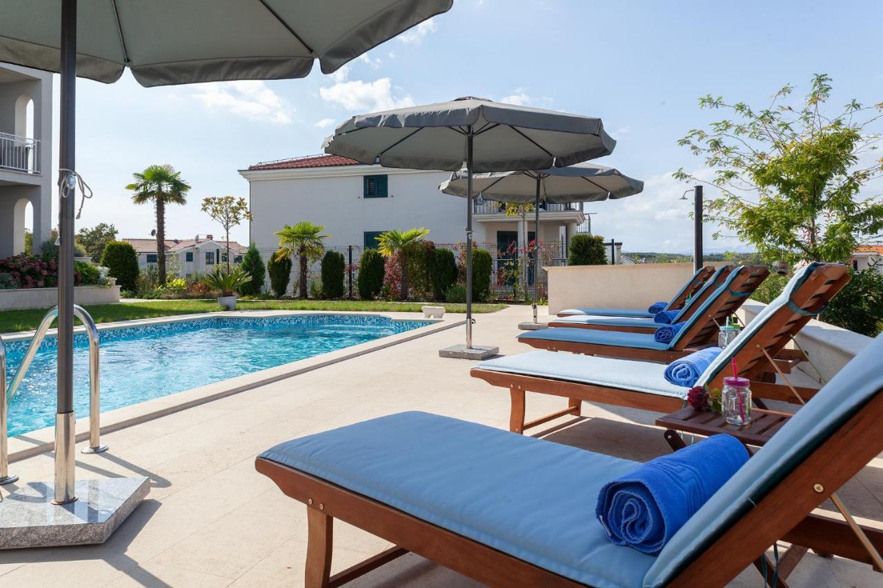 Deluxe Apartment Vila Carissa Малинска Экстерьер фото