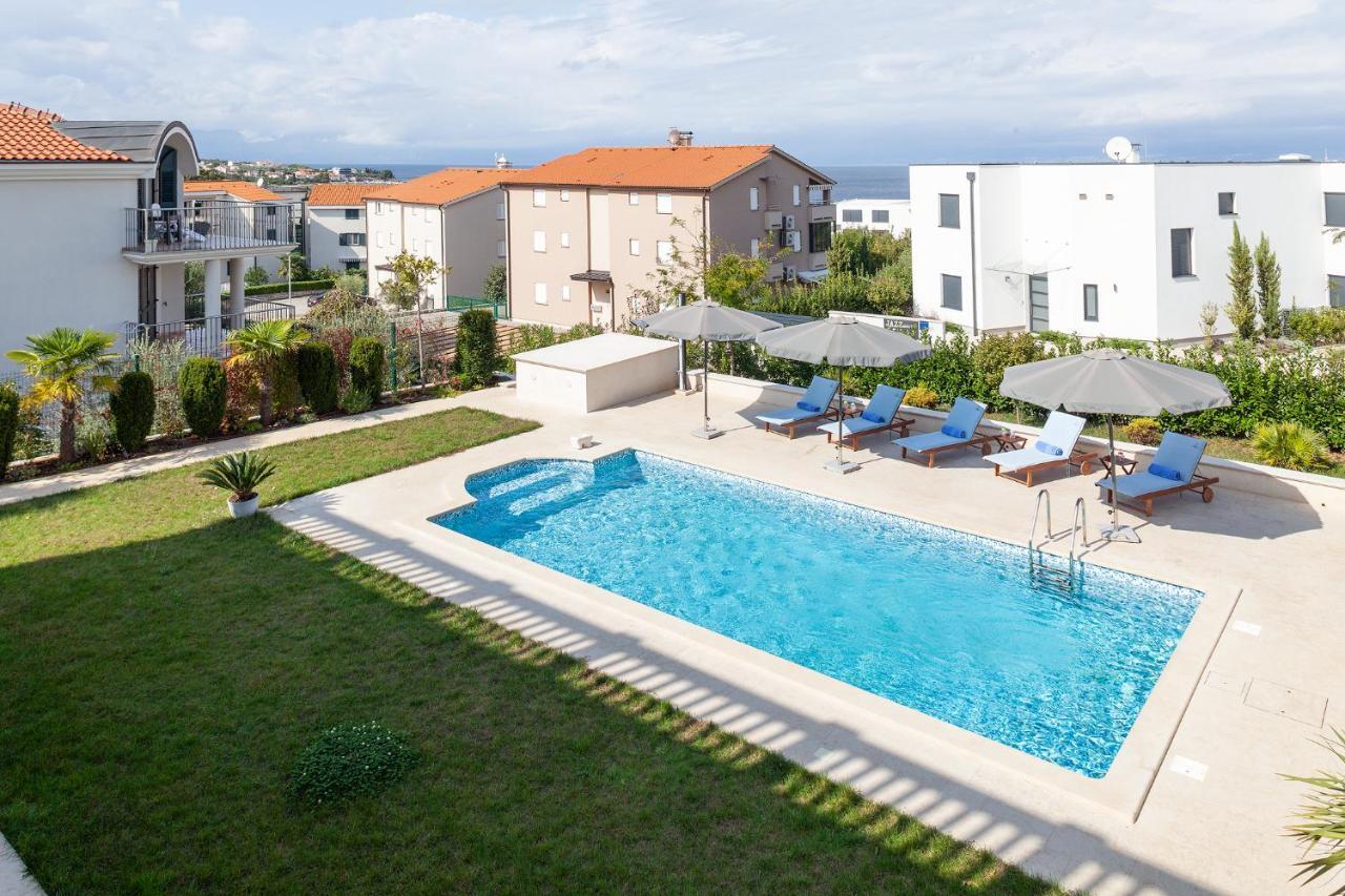 Deluxe Apartment Vila Carissa Малинска Экстерьер фото
