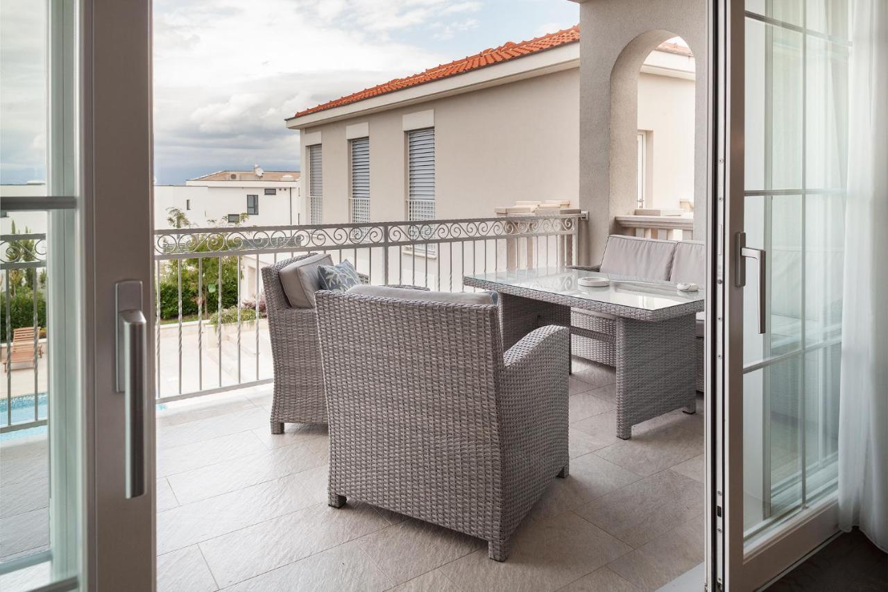 Deluxe Apartment Vila Carissa Малинска Экстерьер фото